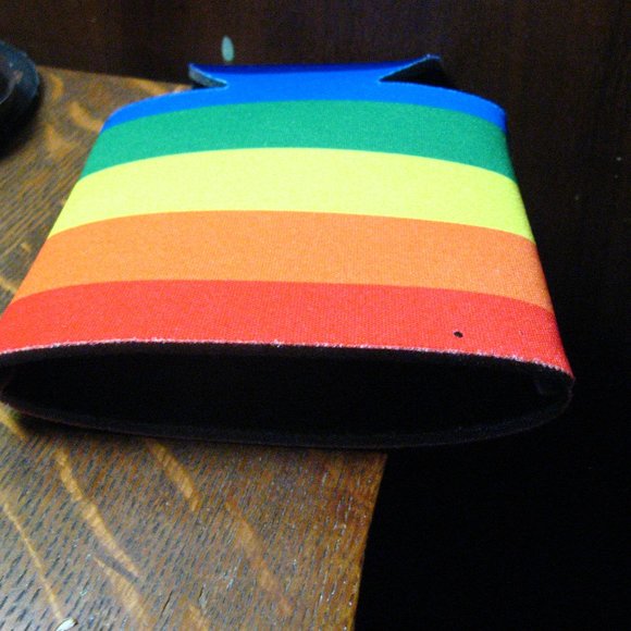 Merrill Lynch Gay Pride Neoprene Can Cooler - Picture 5 of 5